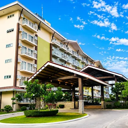 Modern Condo Near Airport Free Wi-Fi, Netflix, Pool & Gym