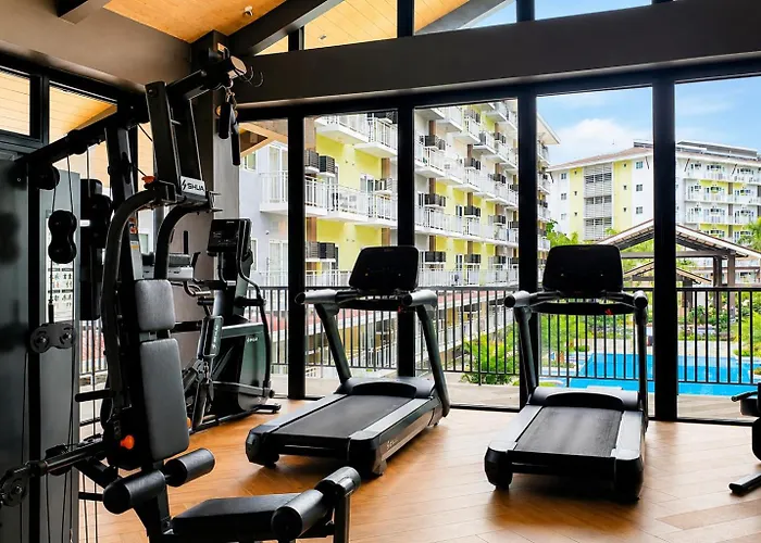Modern Near Airport Free Wi-fi, Netflix, Pool & Gym * Lapu-Lapu City
